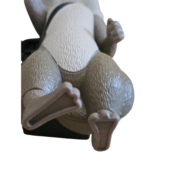 DreamWorks Over the Hedge RJ Raccoon Figure with Opening Backpack Toy 2006 - Picture 3 of 4